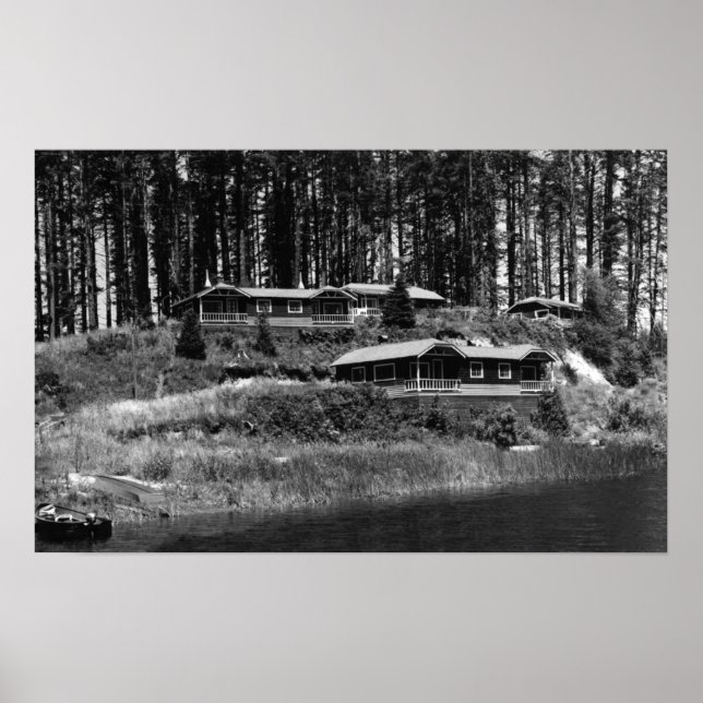 Sjö Tahkenitch tar hand om kabiner på Oregon Kuste Poster (Framsidan)