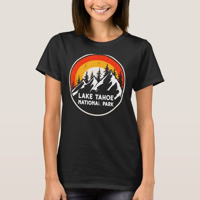 Sjö Tahoe nationalparken Mountain Träd & Sol Camp T Shirt (Framsida)