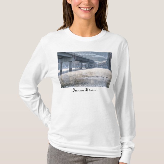 Sjö Taneycomo Foggy Winter Fishing Långärmad T Shirt (Framsida)