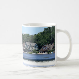 Sjöboden ror kaffemugg