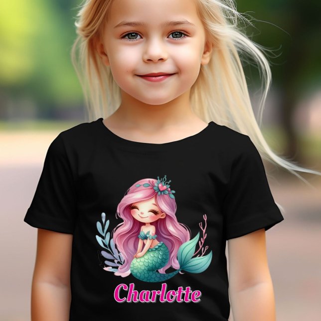 Sjöjungfru flickor anpassat namn svart t shirt (Skapare uppladdad)