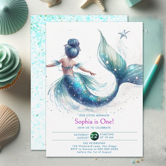 Sjöjungfru Iridescent Glitter under havets första  Inbjudningar (girls 1st birthday invitation mermaid under the sea cute character watercolor adorable holographic)
