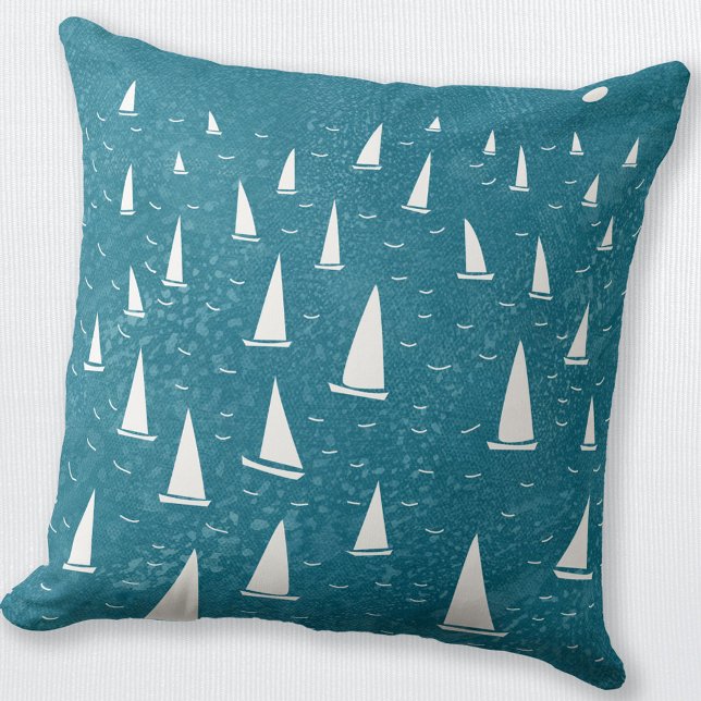 Sjölandskap för segling ombord kudde (Sailing boat regatta nautical teal throw pillow)
