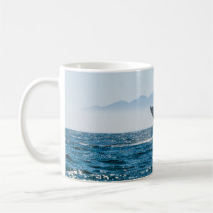 Sjölandskapet Svan: Dramatiska Vatten. Kaffemugg
