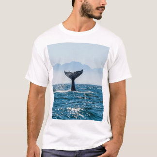 Sjölandskapet Svan: Dramatiska Vatten. T Shirt