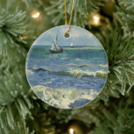 Sjölandskapet Van Gogh i Saintes Maries de la Mer Julgransprydnad Keramik<br><div class="desc">Sjölandskapet i Saintes Maries de la Mer av Vincent van Gogh är en vintage bra post impressionism nautisk målning med segelbåtar på havet med försiktigt vinkar. Om konstnären: Vincent Willem van Gogh var en postimperialistisk målare vars verk var mest framträdande för dess skönhet,  känslomässiga ärlighet och djärva färg.</div>
