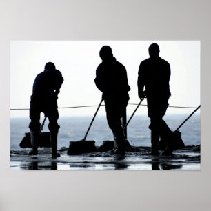 Sjömän sopar ut hangarfjärden poster