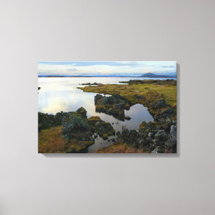 Sjön beskådar på den Myvatn kanvastrycket Canvastryck