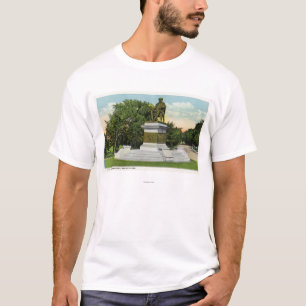 Sjösidan parkerar beskådar av monumentet för P T Shirt