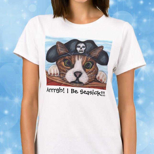 Sjösjuk piratkattskjorta tee shirt (Cute brown sea sick cat hanging on a boat wearing a black pirate hat on a tee shirt.)