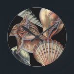 Sjöskatter Rund Klocka<br><div class="desc">Den här konsten skriver ut visning av den bästa saken i havet. Hitta alla olika typer av havsliv i bilden,  inklusive Conch Seashell,  Sand Dollars och Reefs,  som är begravda i havet. Den här konstsamlingen är ett måste i nästa Zazzle-produkter.</div>