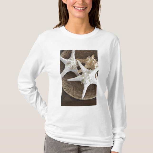 Sjöstjärna i en basket t shirt (Framsida)