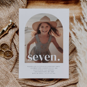 Sju Arched Photo Birthday Inbjudningar