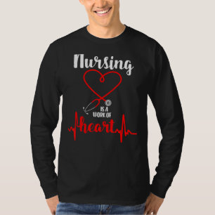 Sjuksköterska är ett hjärtklappningsarbete för sju t shirt