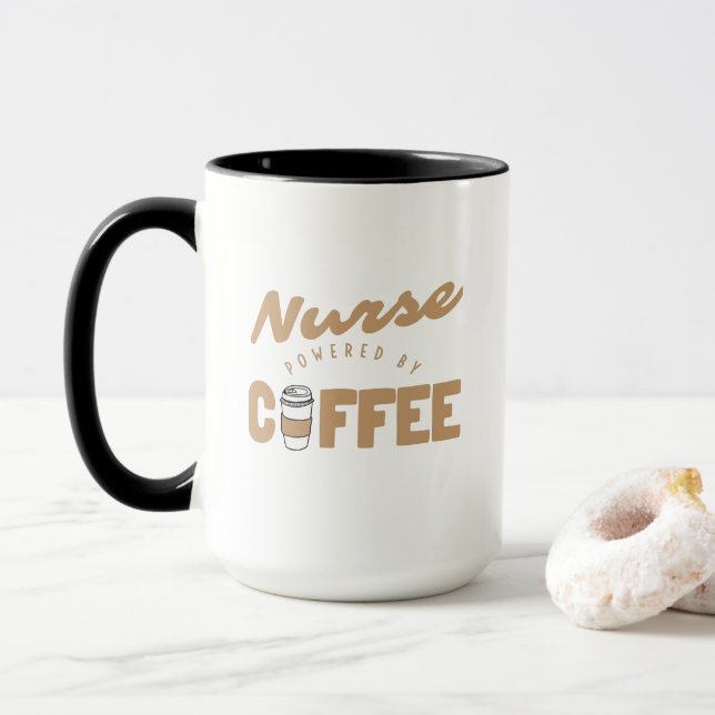 Sjuksköterska Driven Av Kaffe Roligt Mugg (Med munk)