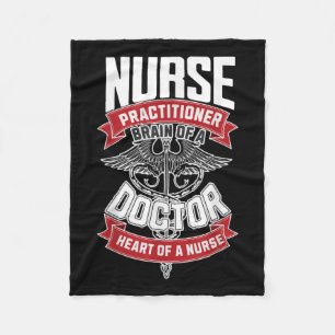 Sjuksköterska - hjärnan på Doktor, hjärtat på Fleecefilt