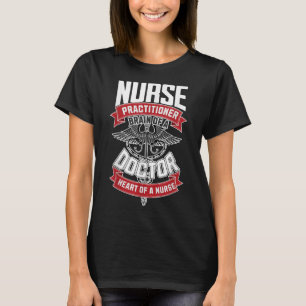Sjuksköterska - hjärnan på Doktor, hjärtat på T Shirt