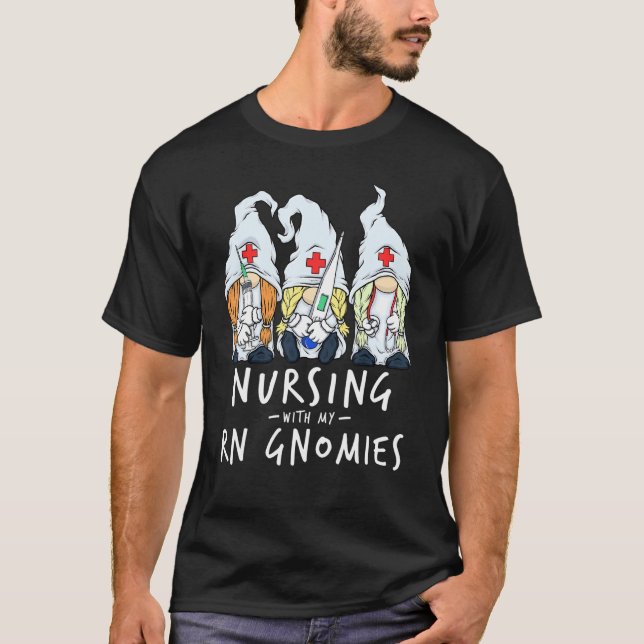 Sjuksköterska hos min RN Gnomies of Nurse Gnome Sc T Shirt (Framsida)