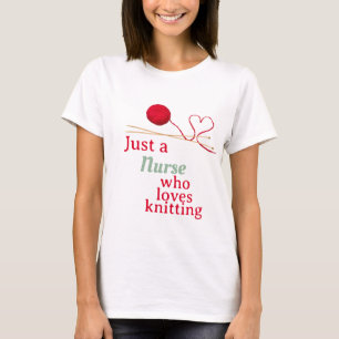 Sjuksköterska som älskar att sticka Rött garn hjär T Shirt