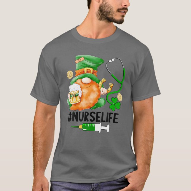 Sjuksköterska St patrick's day T Shirt (Framsida)