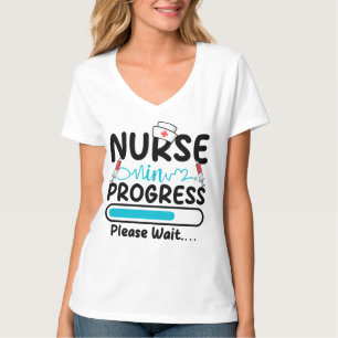 Sjuksköterska under utbildning Laddar Kvinnor V-ri T Shirt