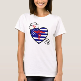 Sjuksköterskahjärtaflagga med stetoskopet och t shirt