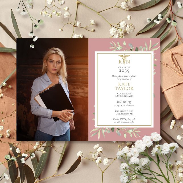 Sjuksköterskeexamen Dammtrosa blad Foto Inbjudningar (RN Nursing Graduation Dusty Rose Foliage Photo Invitation)