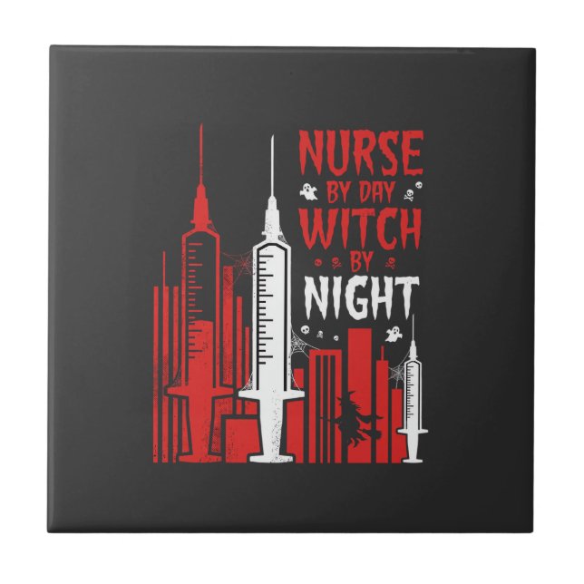 Sjuksköterskehäxa Halloween Skyline Design_1 Kakelplatta (Framsidan)