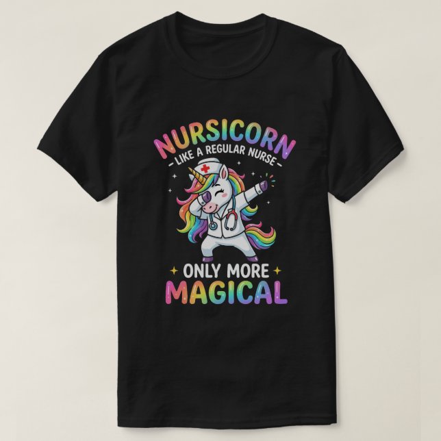 Sjuksköterskeliv med en touch av enhörningsmagi t shirt (Design framsida)
