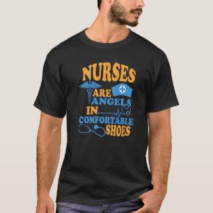 Sjuksköterskor är Änglar på bekväma skor Nurse Nur T Shirt
