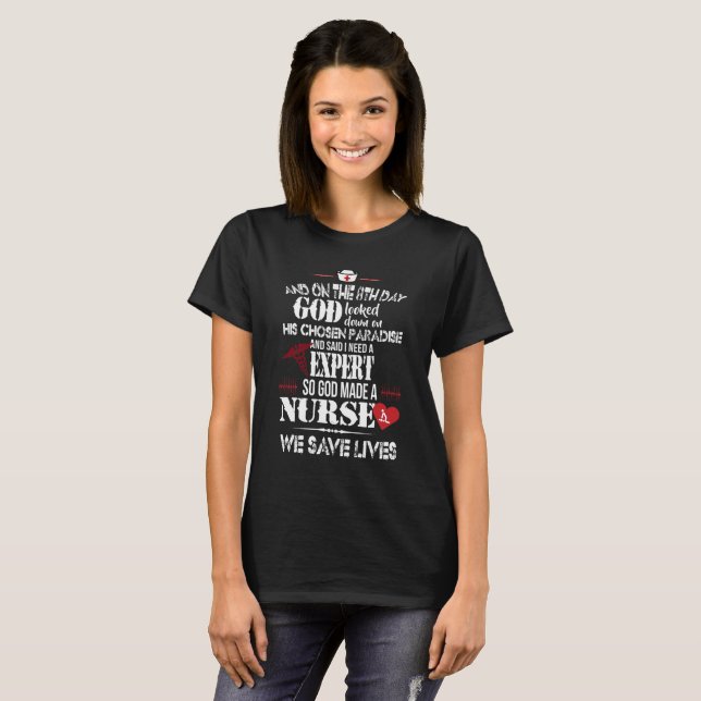 Sjuksköterskor är experter t-shirt (Hel framsida)