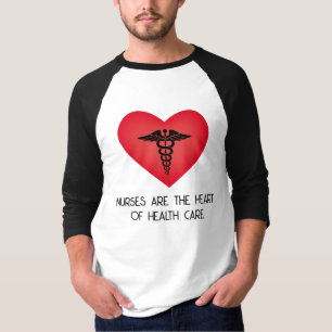 Sjuksköterskor är hjärtat i sjukvården t shirt