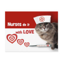 Sjuksköterskor gör det med kärlek. Rolig Kitty 
