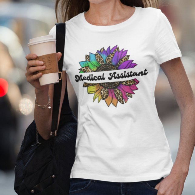 Sjukvårdsassistentyrket Rainbow Sunros T Shirt (Medical Assistant Profession Rainbow Sunflower T-Shirt
)