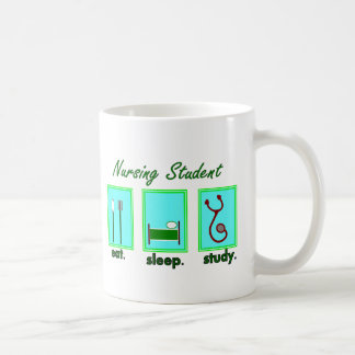 sjukvårdstudenten äter sömnstudien kaffemugg