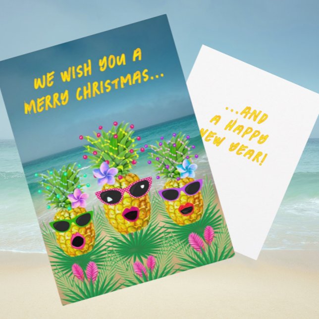 Sjungande dam-pineapplar Tropisk platt julkort (Swinging singing lady pineapples are perfect for a tropical holiday card!)