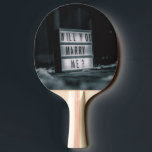 Ska du gifta mig? Giftermål Frieri Romantic Pingisracket<br><div class="desc">Vill du gifta dig med mig? Detta är ett enkelt svart-vitt tecken som säkert kommer att sopa dem från fötterna. Oavsett vad ni lägger det på kan ni göra detta till ett frieri i giftermål som aldrig kommer att glömmas bort och som också kommer att vara en viktig fråga att...</div>