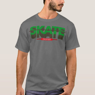 Skadad daglig design i grönten t shirt