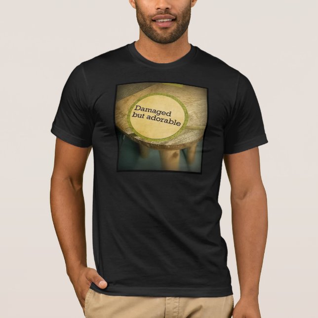 Skadad men bedårande t shirt (Framsida)