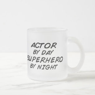 SkådespelareSuperhero vid natt Frostad Glasmugg