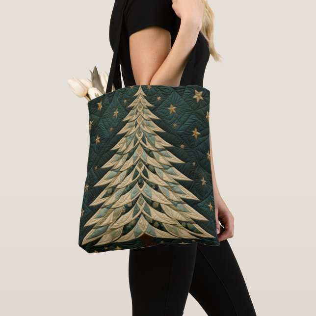SKADOR AV GRÖNT QUILTED LOOK JULGRANAR TYGKASSE (Närbild)