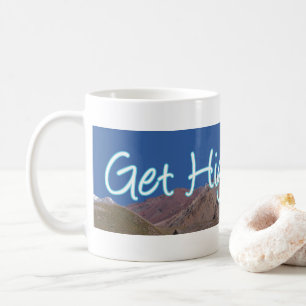 Skaffa High Go klättra upp i berget Kaffemugg