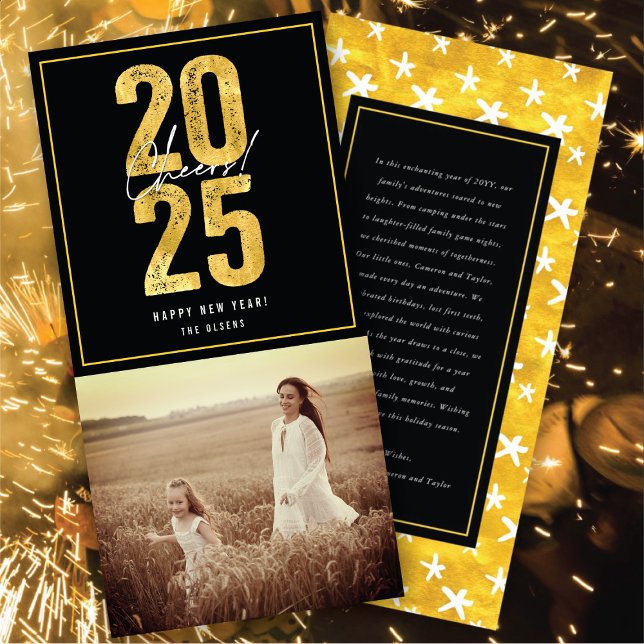 Skaffa nyårsfoto för 2025 Guld-typografi Julkort (Cheers To 2024 Gold Typography New Year Photo Holiday Card @ fat_fa_tin)