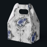 Skakor för Blommigt av marinblått och Silver Victo Presentaskar<br><div class="desc">Dazzling vintage blommigt Damask-mönster i accents of navy blue and silver.</div>