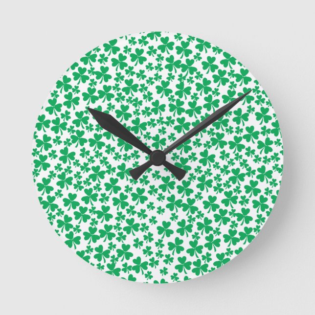Skakor för St patrick's day Rund Klocka (Framsida)