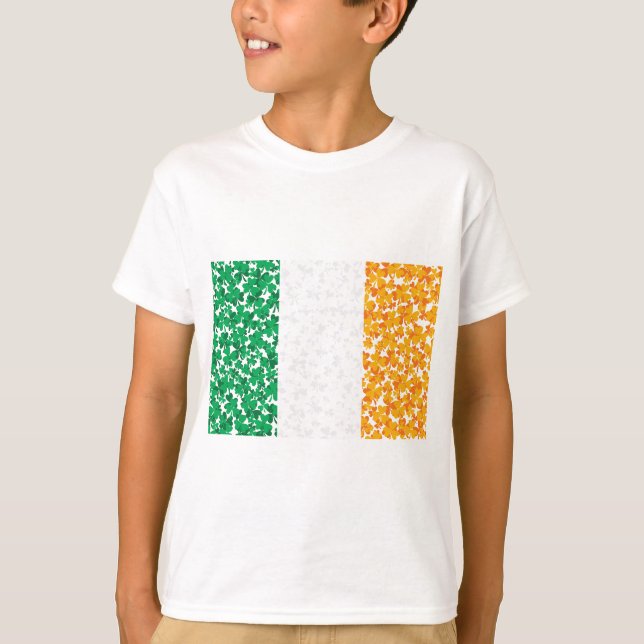 Skakor i en Flagga Tee Shirt (Framsida)