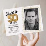 Skål för 50 år 50:e födelsedagsfoto inbjudningar<br><div class="desc">Vi firar den stora milstolpen av att vi blev femtio med våra inbjudningar till elegant födelsedagsfest. Med en vit bakgrund i anpassadet, en personlig fotopunkt och gyllene accenter lämnar dessa inbjudningar ett bestående intryck. Detaljerna i guld helium-ballongen tillför en gnutta magi, medan den moderna 50:e födelsedagstextmallen är lätt att anpassa....</div>