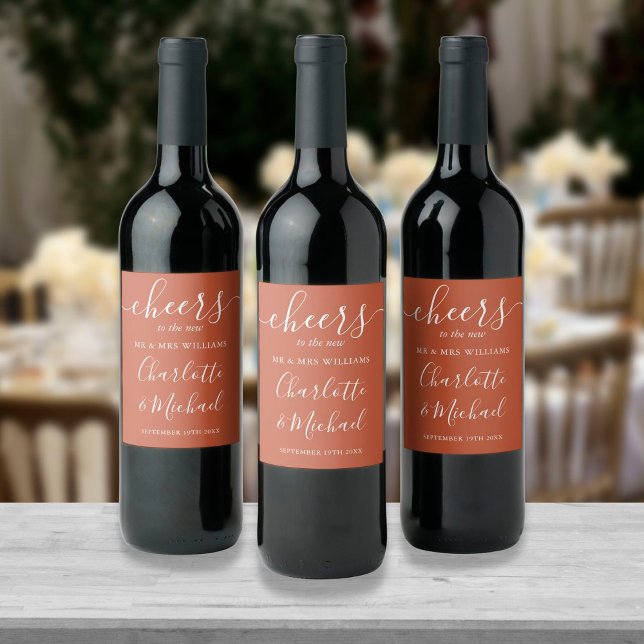 Skål för mr och mrs Script Terracotta Bröllop Vinflaska Etikett (Skapare uppladdad)
