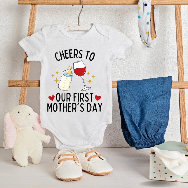 Skål för vår första Mors dag T Shirt (Skapare uppladdad)