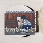 Skalad övertäckning | Hanukkah-fotokort Julkort<br><div class="desc">semesterhälsningar med de här Hanukkah-fotokorten med vågrät- eller landskapsinriktat foto som visar hur fullt blir slående. "Lycklig Hanukkah" visas vid grund som ett textöverlägg i vit penselfiltrerad typografi. Anpassa med din familj namn eller namn och anpassningsbar hälsning om så önskas. Kort återgår till en vattenfärgspunkt och löv mönster i marint...</div>